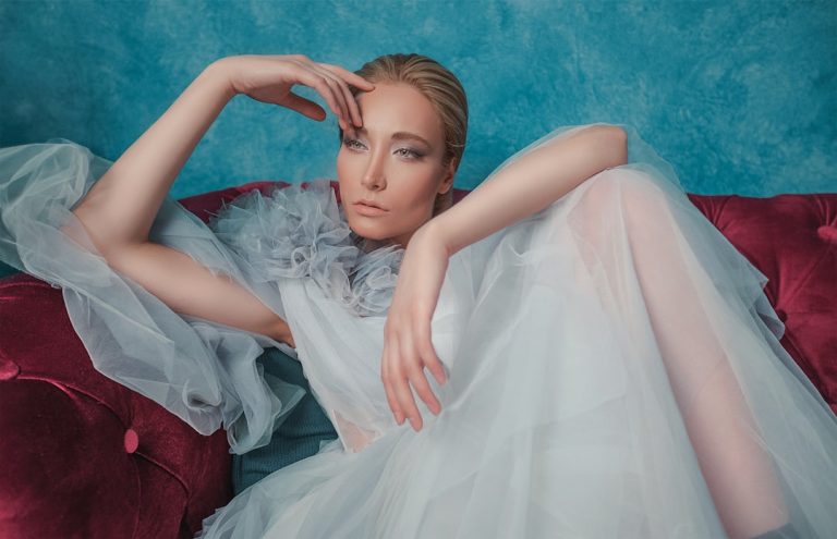 The Hidden Power of Your Wardrobe: How Fashion Influences Mood and Productivity